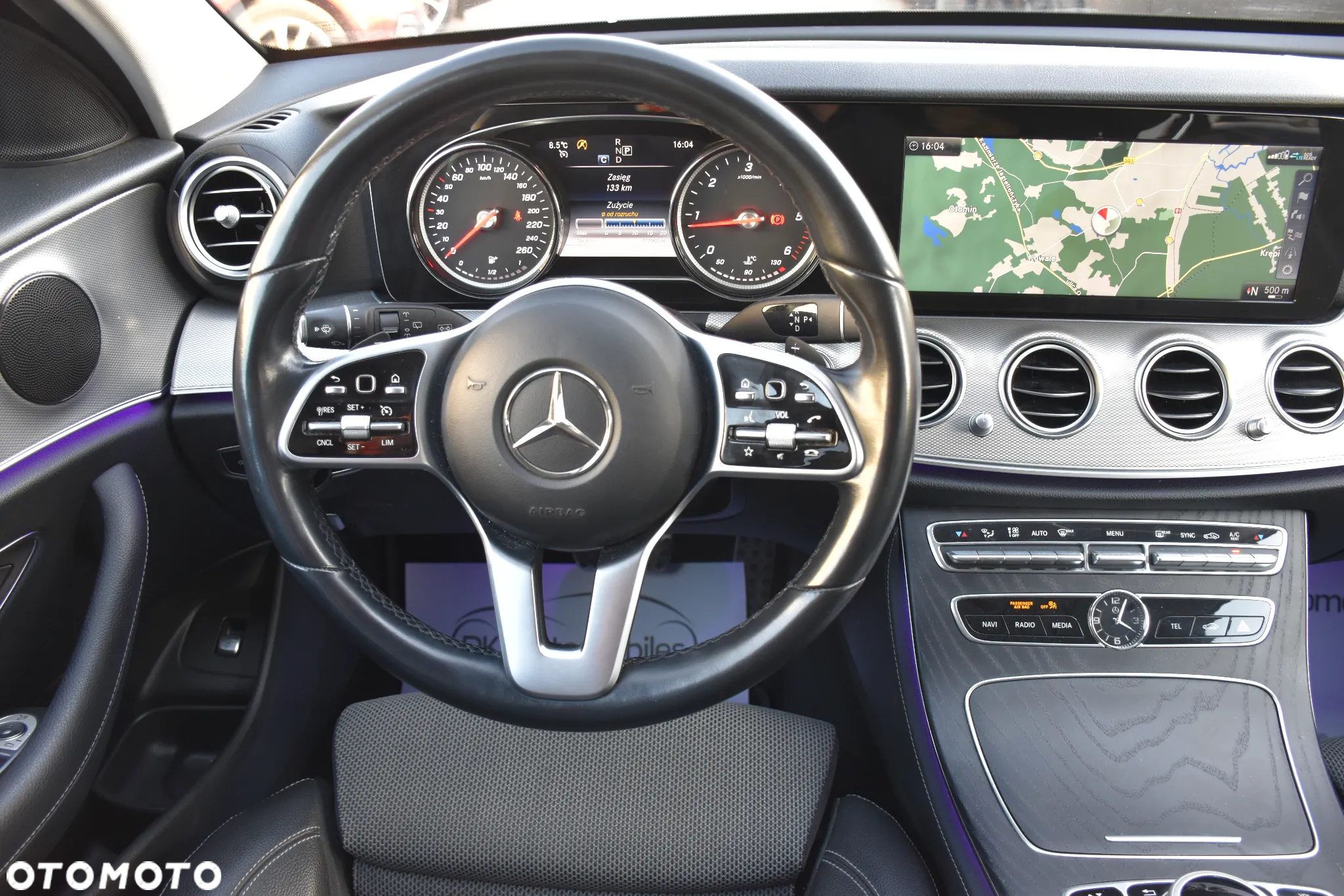 Mercedes-Benz Klasa E 220 d T 9G-TRONIC AMG Line - 37
