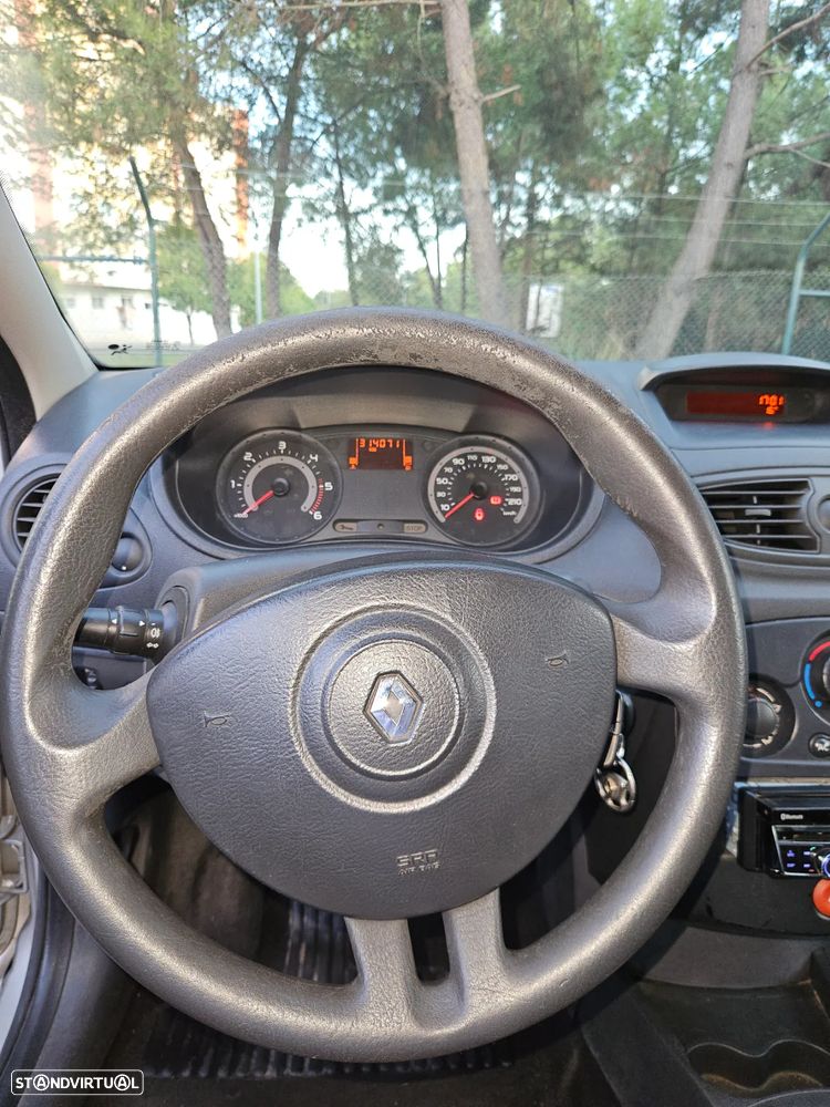 Renault Clio - 2