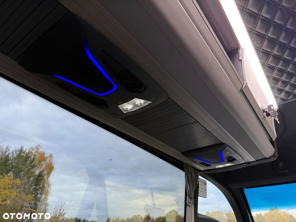 Mercedes-Benz Sprinter 519 - 32
