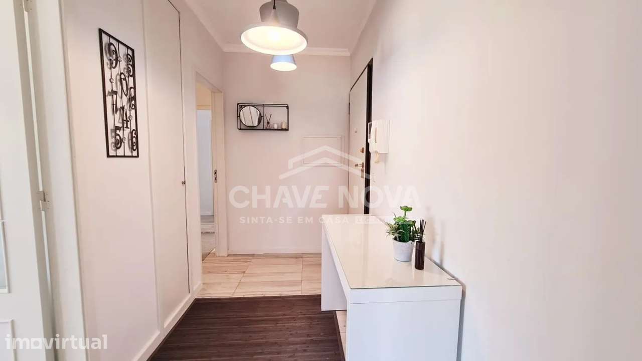 Apartamento T2 C/Terraço e Lugar de Garagem | Arcozelo - Grande imagem: 2/12