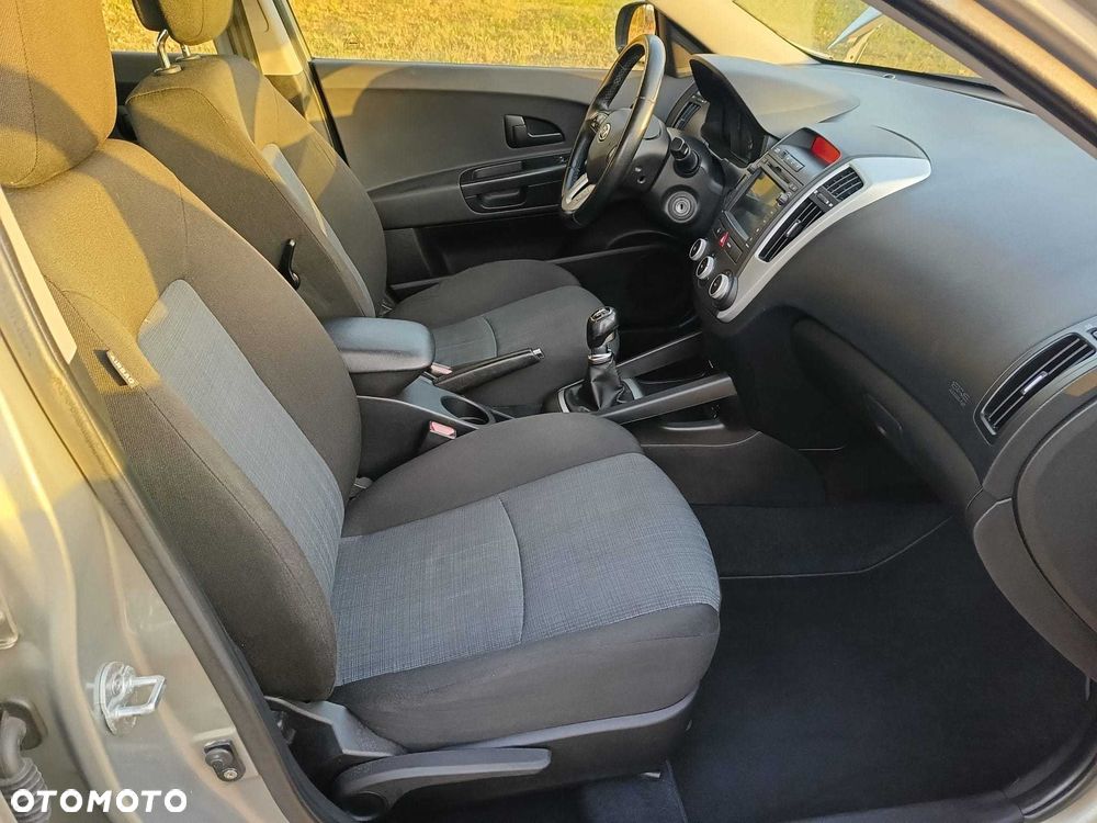 Kia Ceed - 7