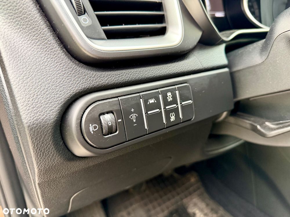 Kia XCeed 1.5 T-GDI M - 16