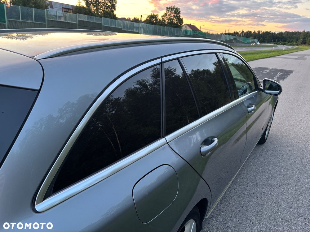 Mercedes-Benz Klasa C 180 7G-TRONIC Exclusive - 32