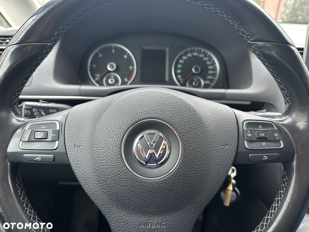 Volkswagen Touran 2.0 TDI Highline - 4