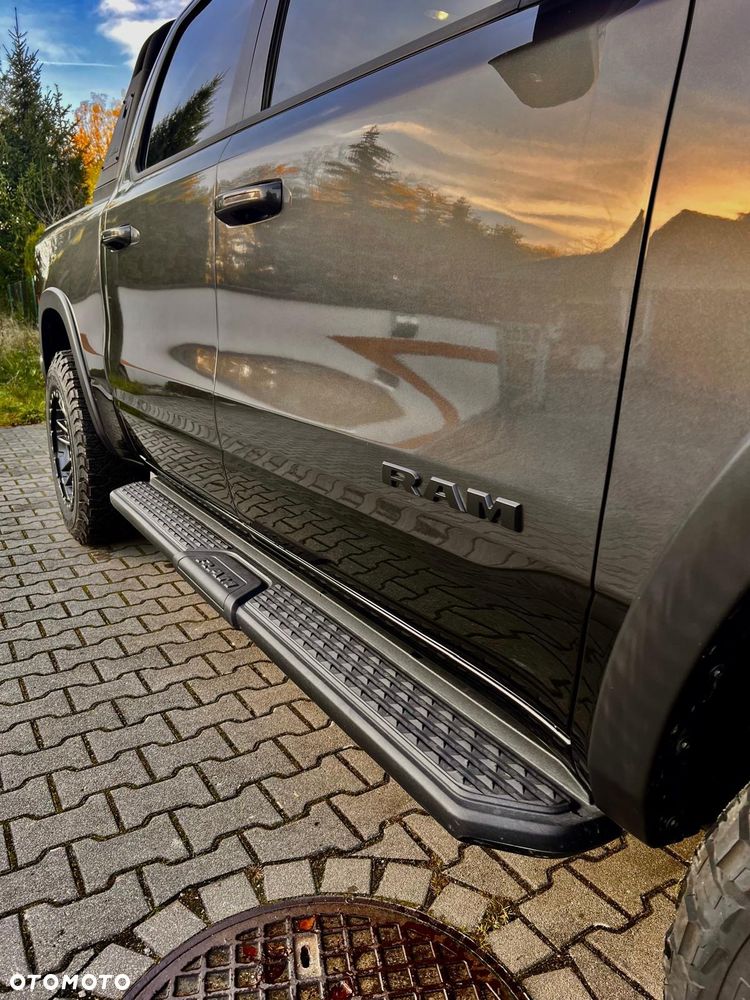 Dodge RAM 1500 5.7 4x4 - 17