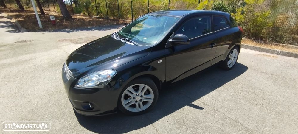 Kia Ceed S Coupé 1.6 CRDi EX - 3
