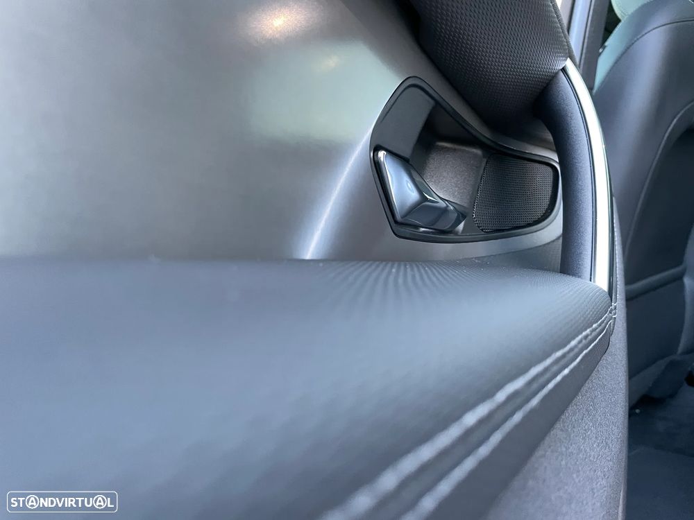 Land Rover Discovery Sport - 35