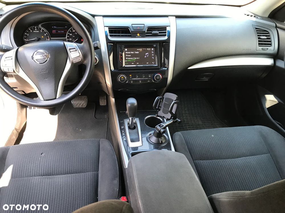 Nissan Altima - 16