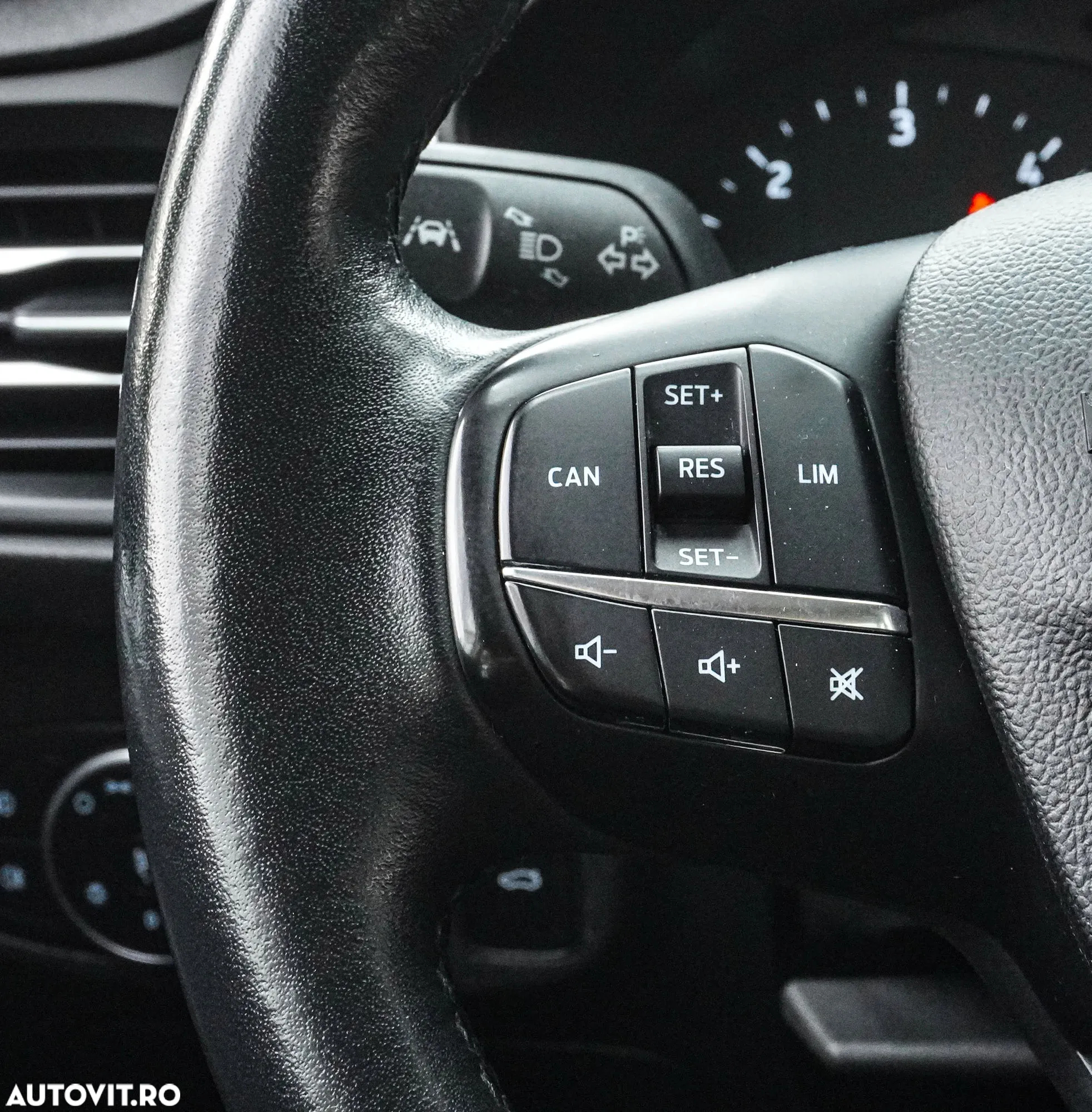 Ford Focus 1.5 EcoBlue Titanium - 28