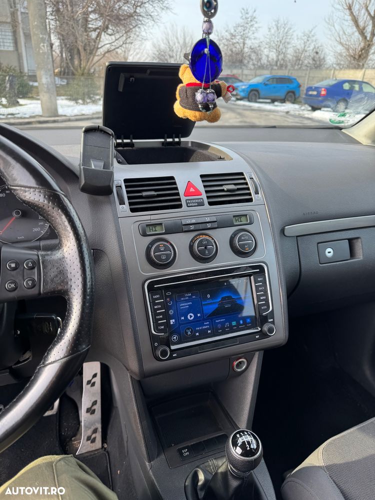 Volkswagen Touran 2.0 TDI DPF R-Line Edition - 10