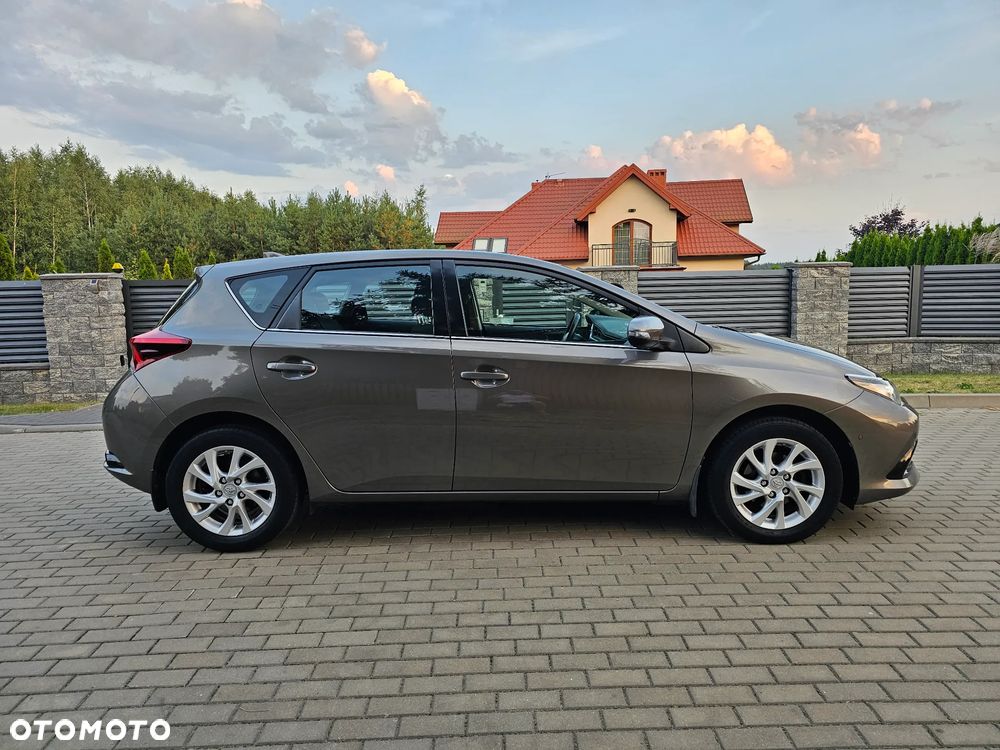 Toyota Auris 1.6 Premium - 6