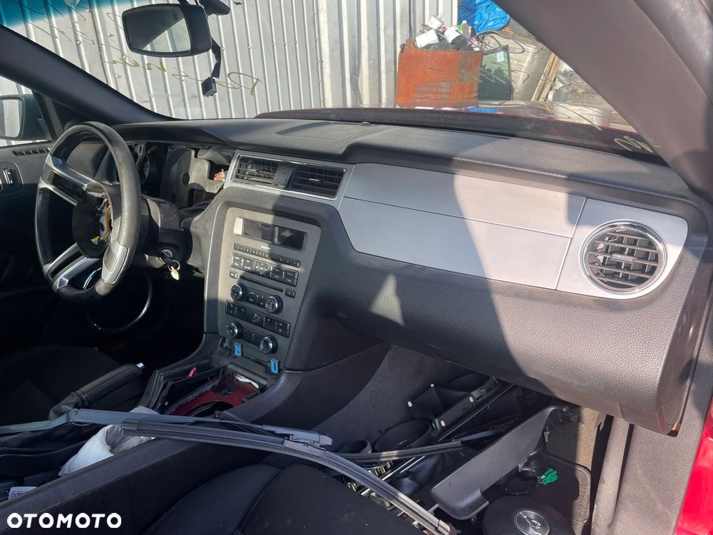 FORD  MUSTANG mk5 12-15r ćwiartka xenon lampa tył nadkola zawieszenia przód wydech deska airbag pasy felgi fotele - 4