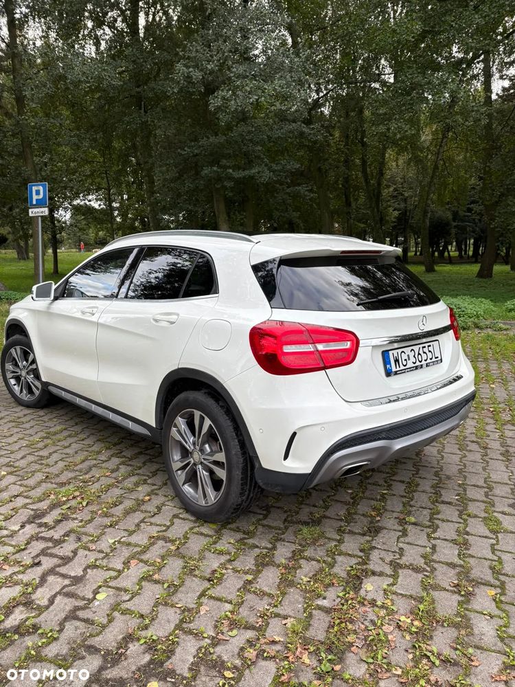 Mercedes-Benz GLA 250 4-Matic AMG Line - 20