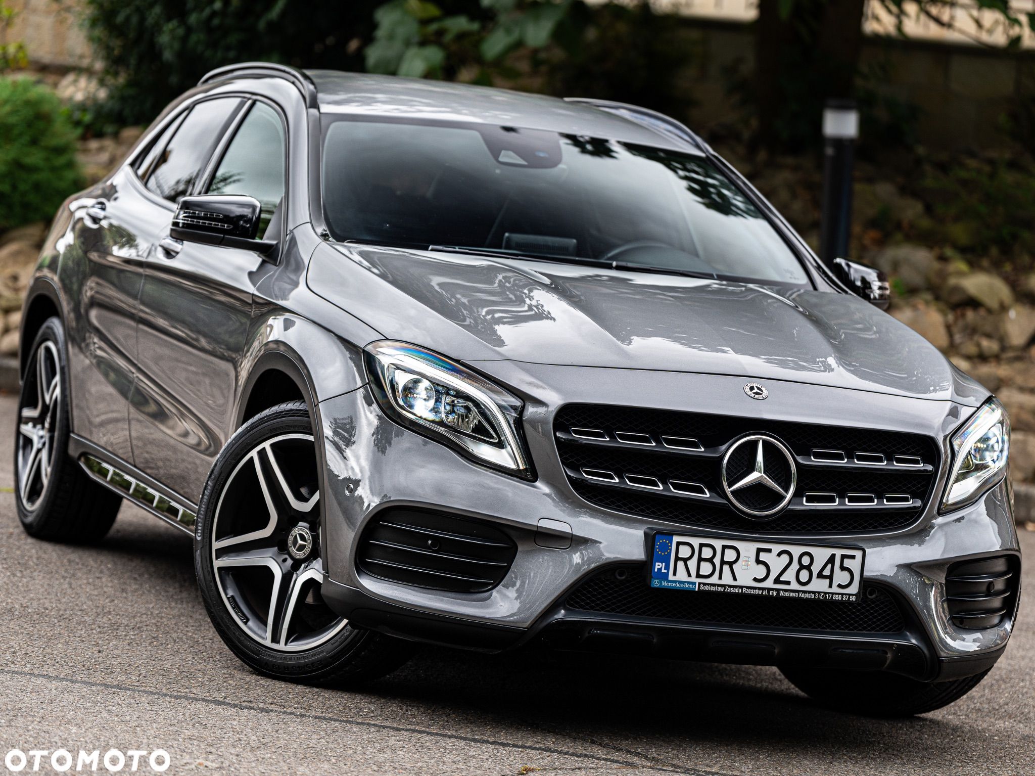 Mercedes-Benz GLA 180 7G-DCT AMG Line - 1