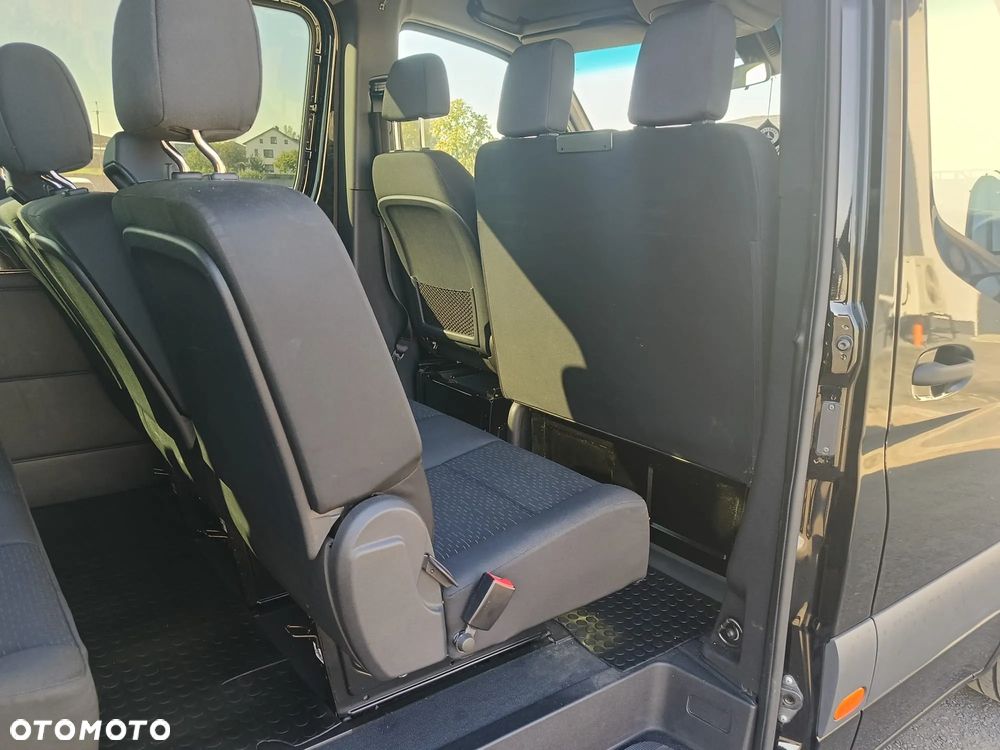 Mercedes-Benz Sprinter - 14