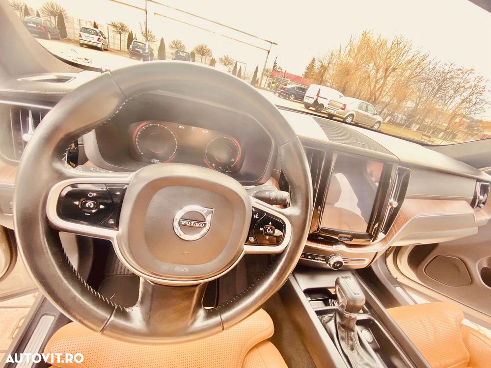 Volvo XC 60 D5 AWD Inscription - 12