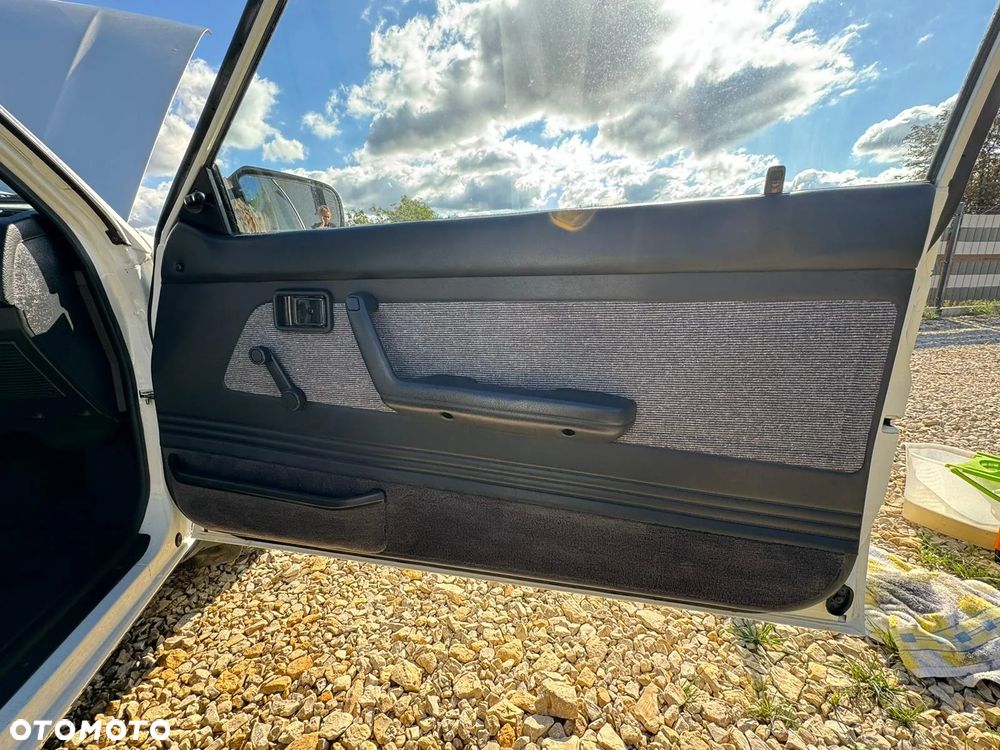 Mazda 323 1.3 LX - 15