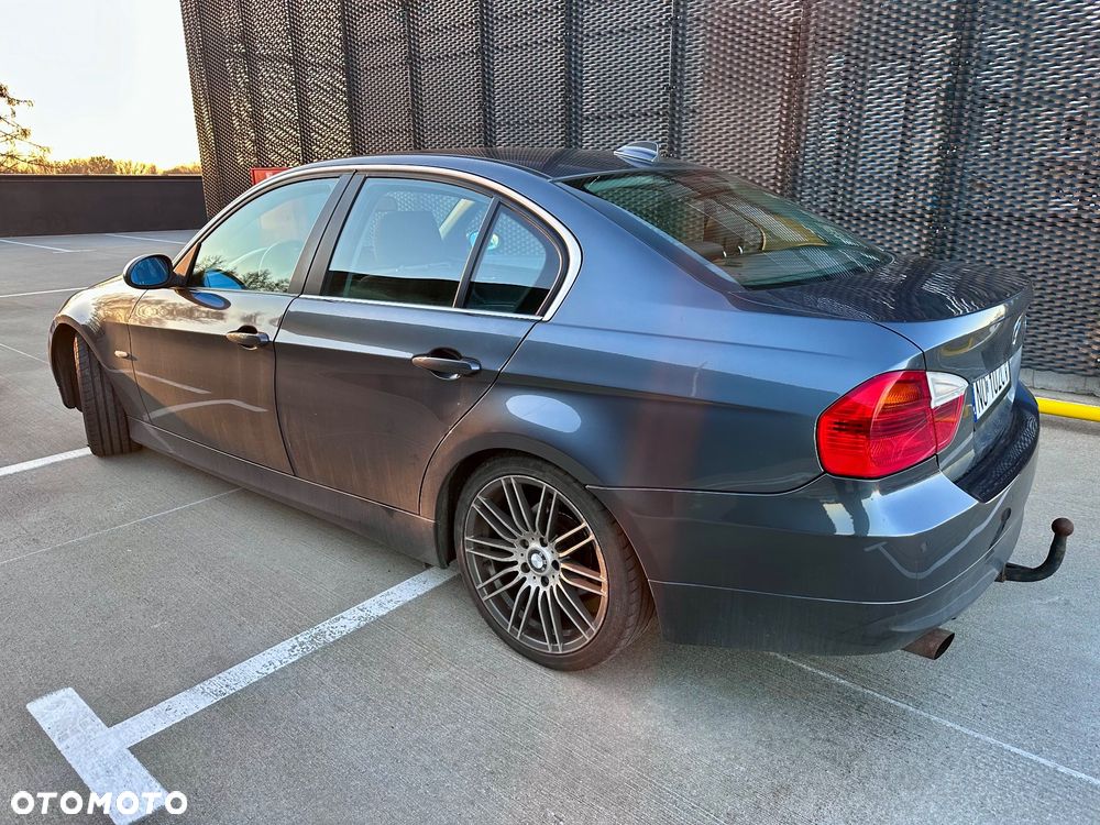 BMW Seria 3 318i - 3