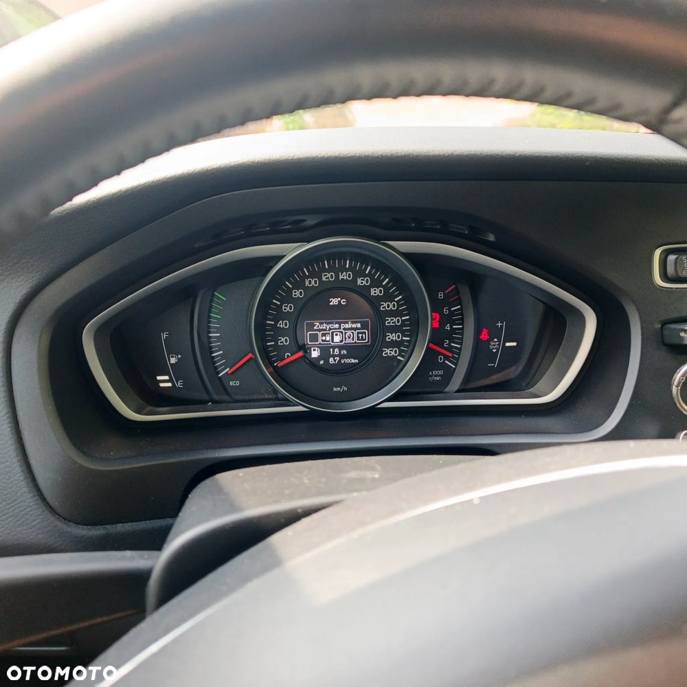 Volvo V40 T3 Drive-E Momentum - 11