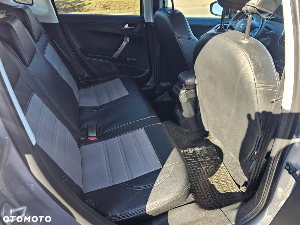 Peugeot 2008 1.2 Pure Tech Style S&S - 11