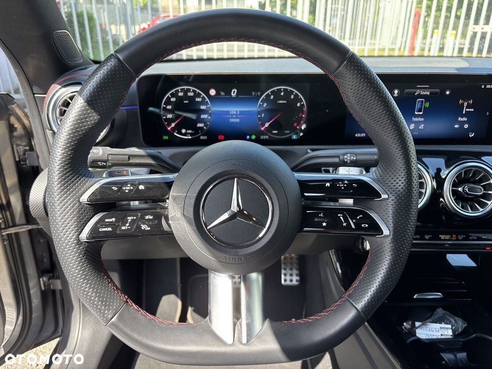 Mercedes-Benz CLA - 11