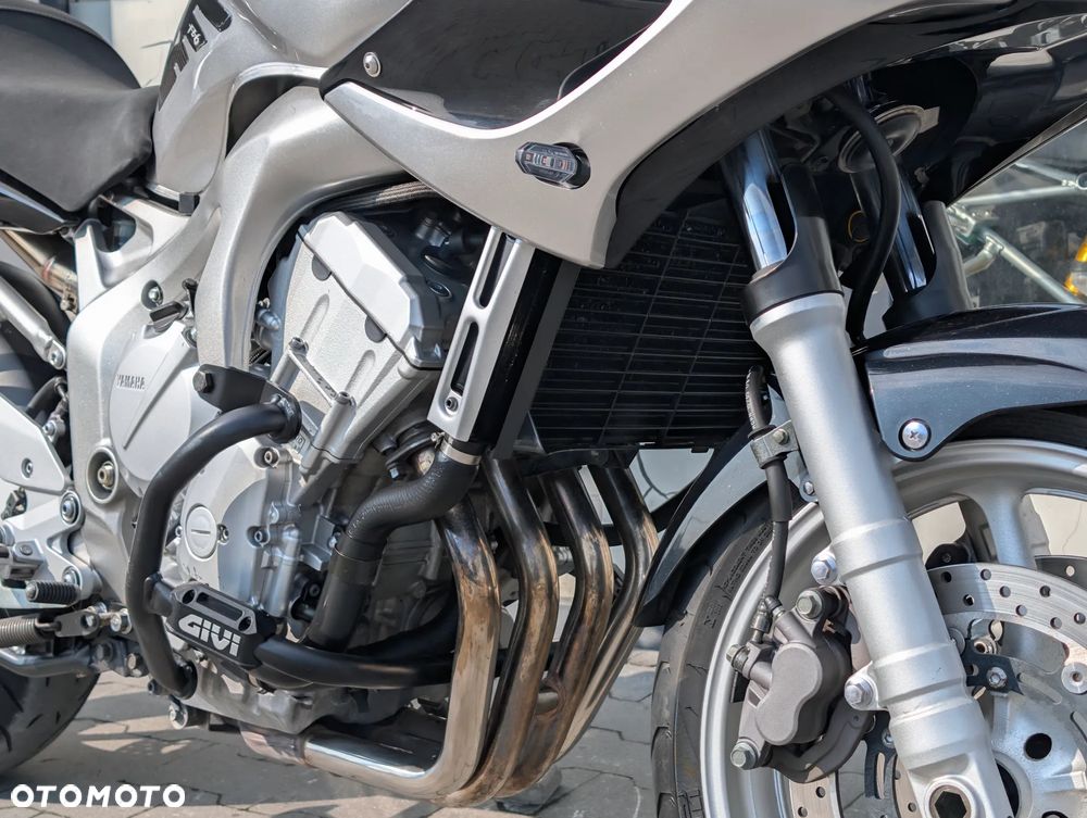Yamaha FZ6 - 16