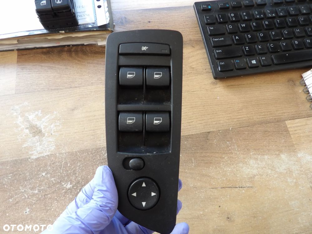 BMW - E87 - PANEL STEROWANIA SZYBY -9155491 - 1