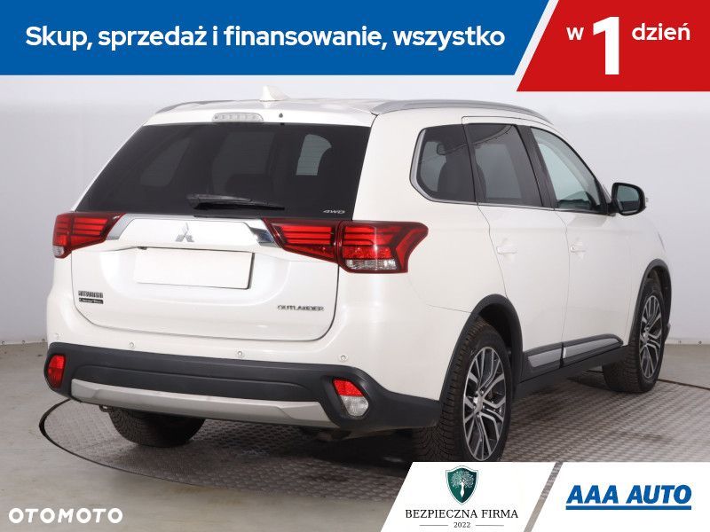 Mitsubishi Outlander - 7