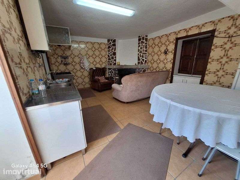 Vivenda T5 na pitoresca e sossegada Vila de Salto - Grande imagem: 3/12
