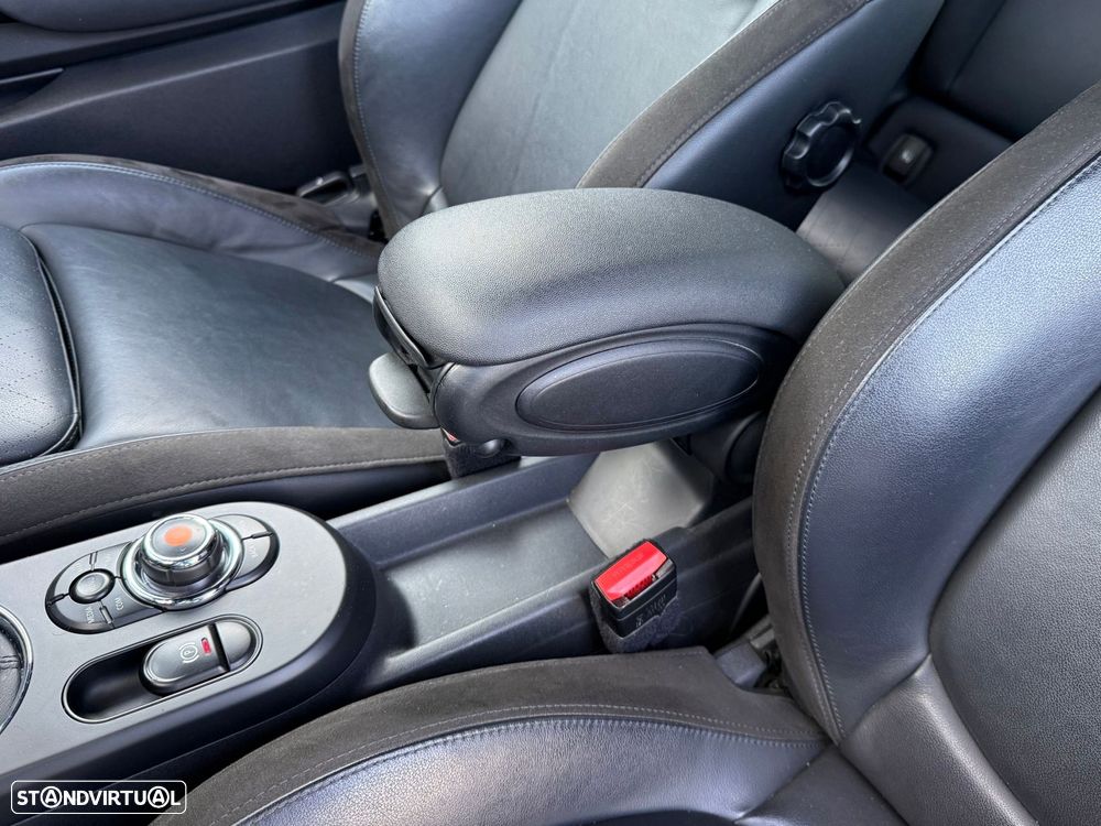 MINI 3 Portas Cooper SE Premium Essential - 23