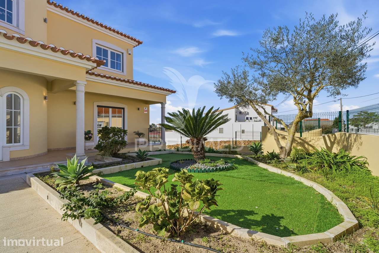 Moradia T5 como Nova com Piscina, Jardim e Garagem de 170 m² — Mira... - Grande imagem: 2/40