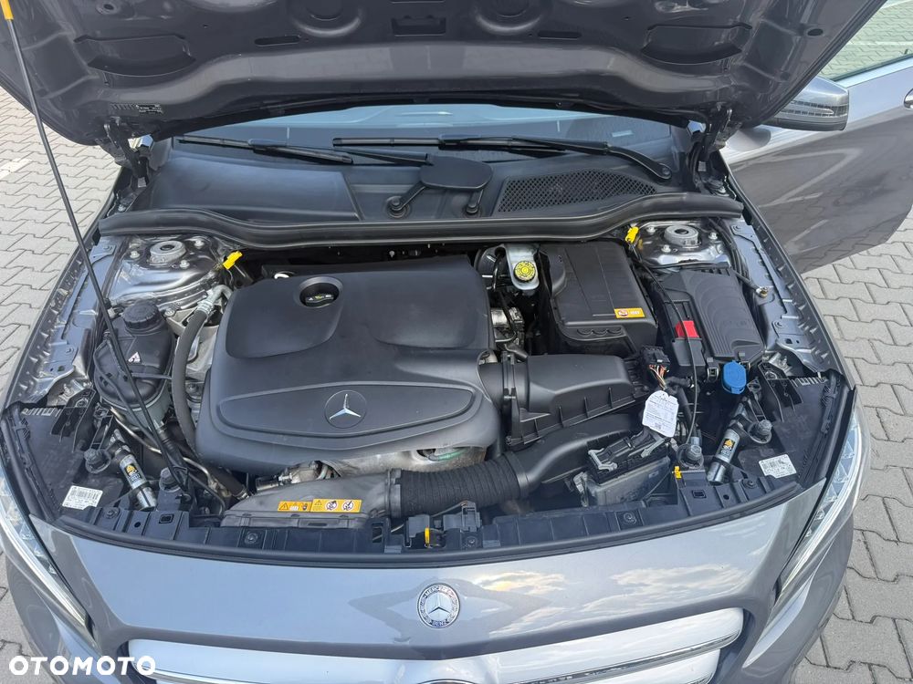 Mercedes-Benz GLA 200 UrbanStyle Edition - 19