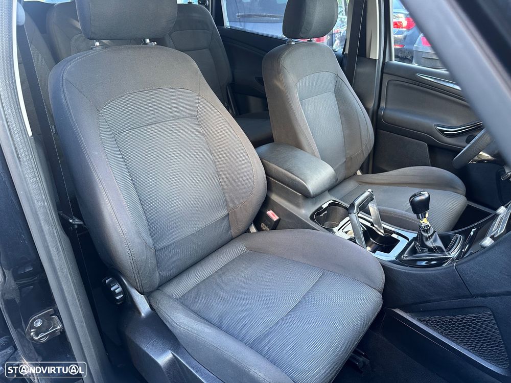 Ford S-Max 2.0 TDCi Titanium 7L - 27