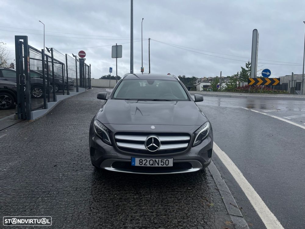 Mercedes-Benz GLA 180 - 4
