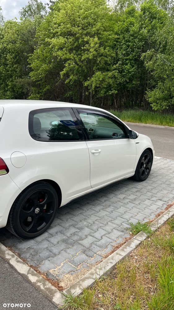 Volkswagen Golf - 8