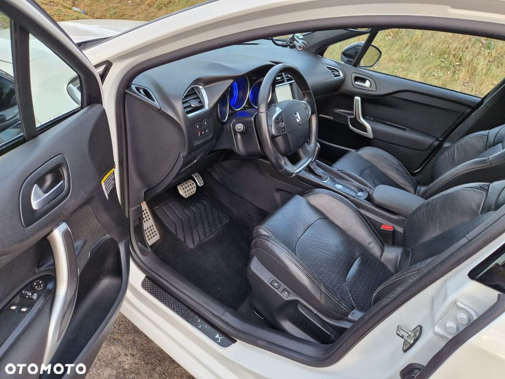 DS Automobiles DS 4 Crossback - 10