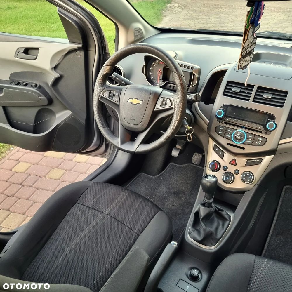 Chevrolet Aveo 1.4 16V LT - 27