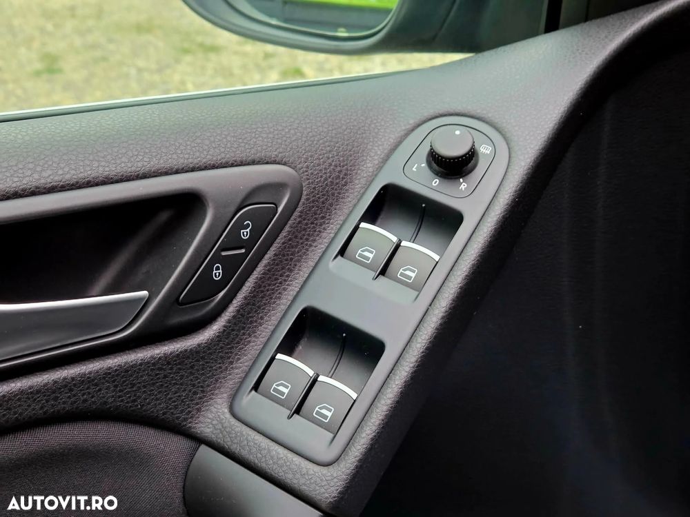 Volkswagen Golf 1.6 TDI BlueMotion Technology Comfortline - 19