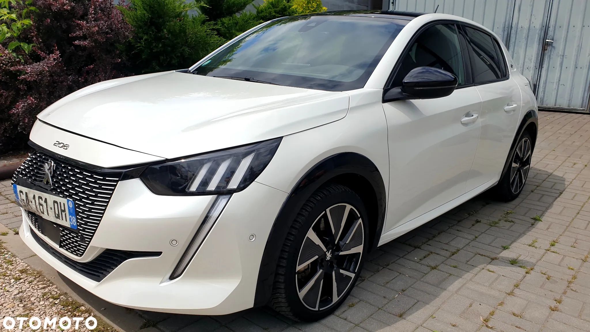 Peugeot 208 e-208 GT - 1