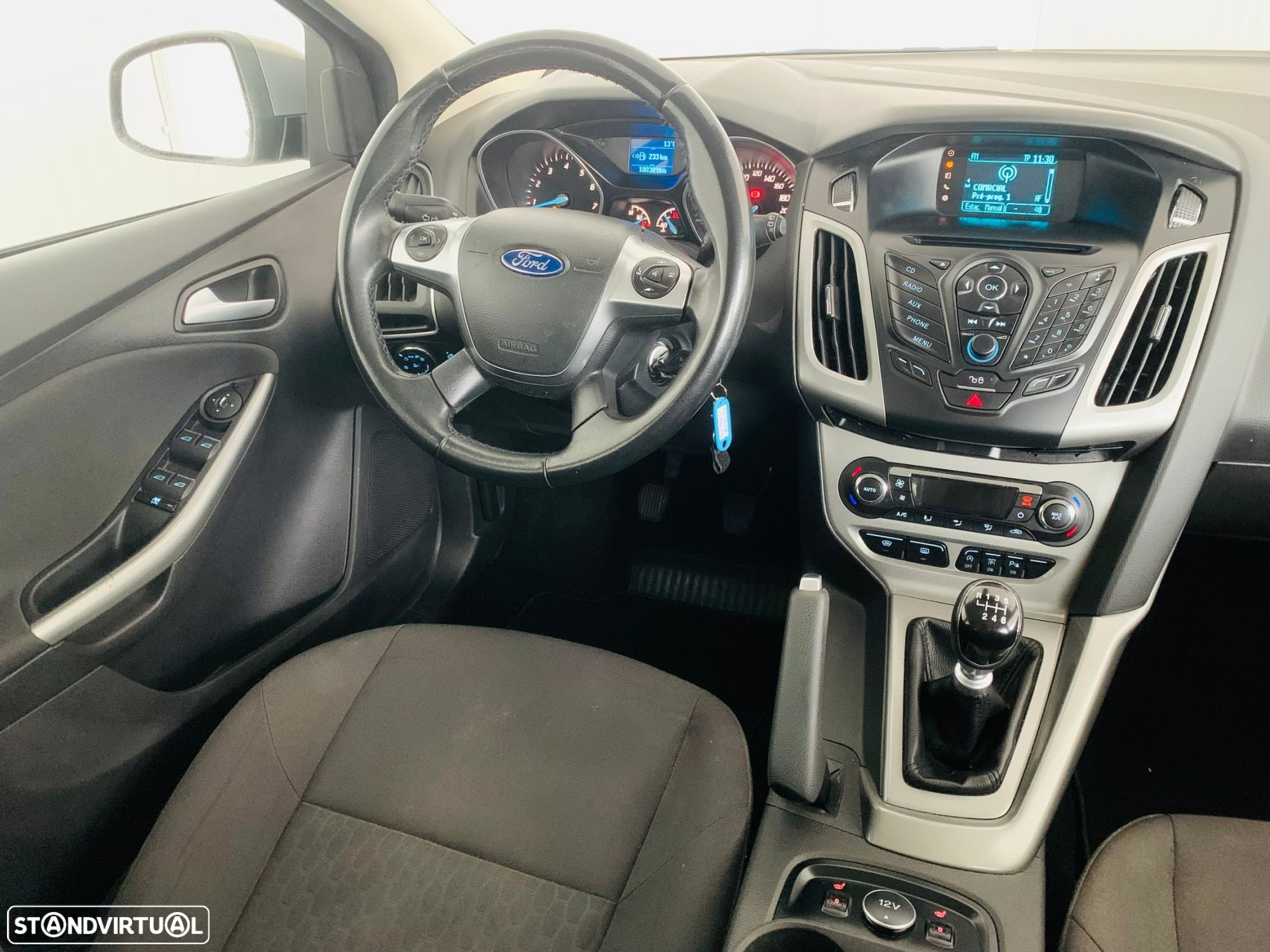 Ford Focus 1.0 EcoBoost S&S TITANIUM - 24