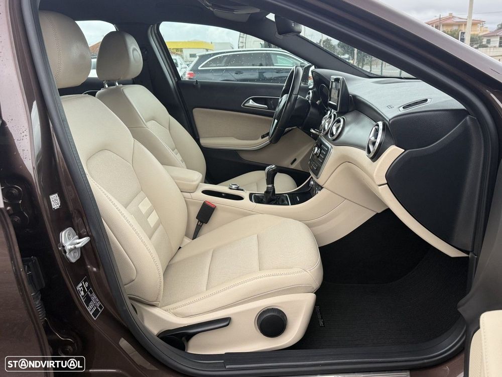 Mercedes-Benz GLA 200 d Style - 11