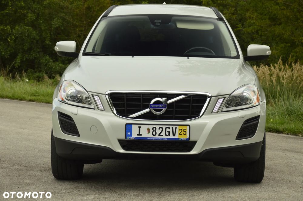 Volvo XC 60 D4 AWD Geartronic Momentum - 35