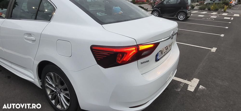 Toyota Avensis 2.0 D-4D Executive - 16