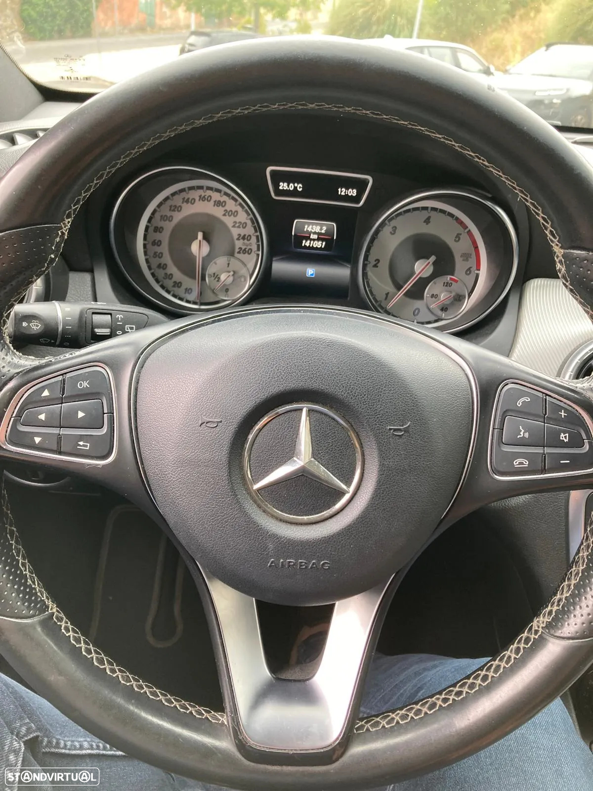Mercedes-Benz CLA 200 d Shooting Brake - 9