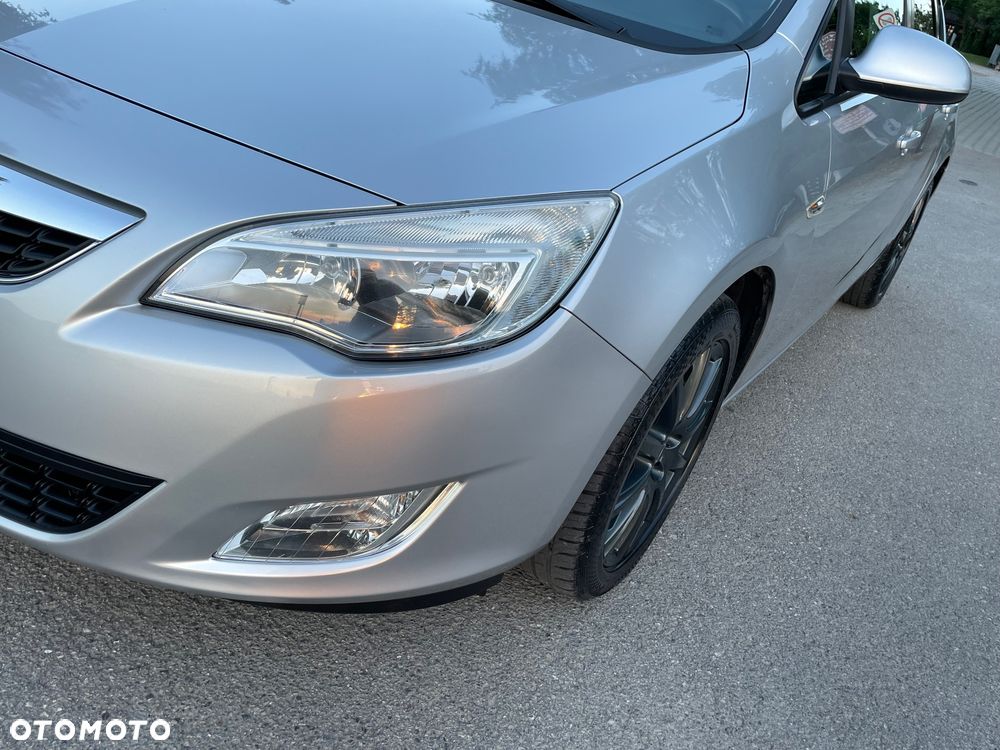 Opel Astra 1.4 Turbo Selection - 32