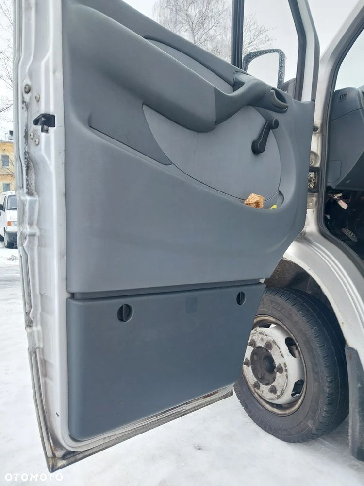 Mercedes Sprinter I W903 MAX długi wysoki silnik 2.2 CDI wtryski alternator pokrywa głowica kolektor blok wał skrzynia biegów manual maglowica pompa przewód sterownik szyba boczek konsola obudowa osłona atrapa panel most dyfer bliźniak felga sanki wachacz lampa stopień próg kombajn nagrzewnica mcperson serwo zbiorniczek rozrusznik wiązka przewód fotel zamek zacisk hamulcowy chłodnica nadkole błotnik dach klamka podszybie rura NA CZĘŚCI WSZYSTKIE CZĘŚCI - 13