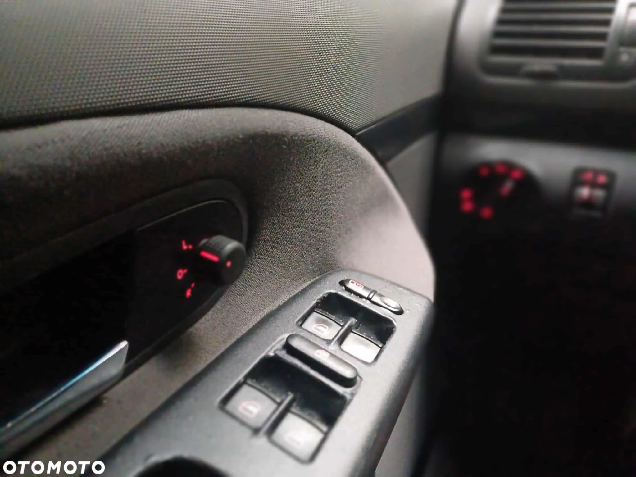 Volkswagen Sharan 2.0 TDI Comfortline - 10