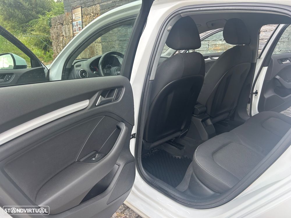 Audi A3 Limousine 1.6 TDI Sport - 13