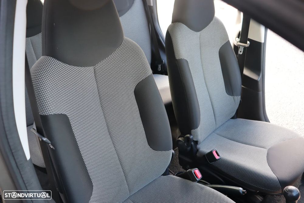 Toyota Aygo Connect - 14