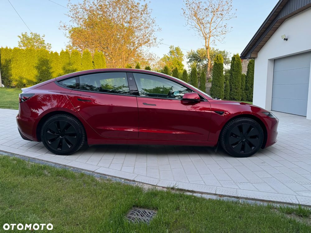 Tesla Model 3 - 4
